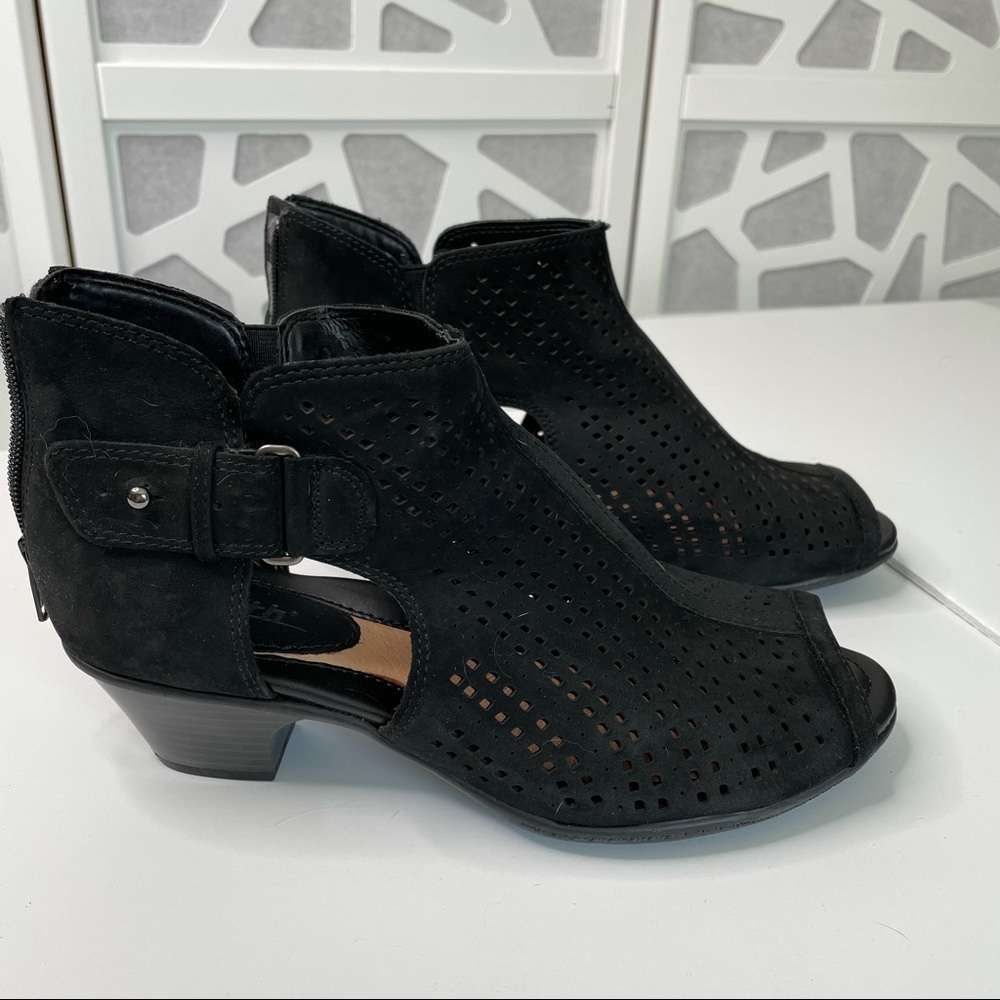 Earth Shooties Black Size 9 wide